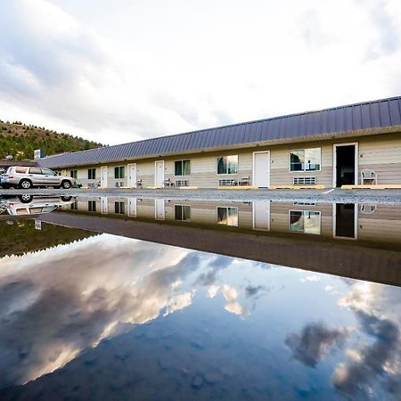 Oyo Riverside Inn John Day Or Экстерьер фото