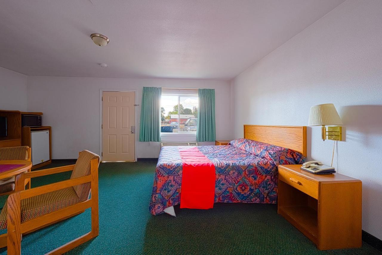 Oyo Riverside Inn John Day Or Экстерьер фото