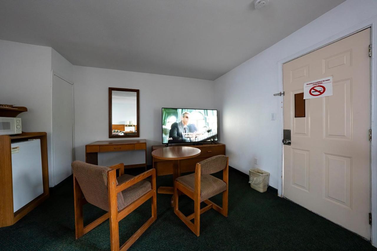 Oyo Riverside Inn John Day Or Экстерьер фото
