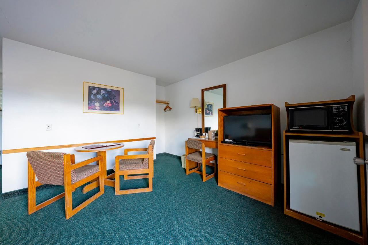 Oyo Riverside Inn John Day Or Экстерьер фото