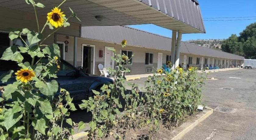 Oyo Riverside Inn John Day Or Экстерьер фото